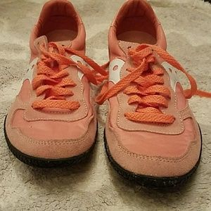 Tennis shoe